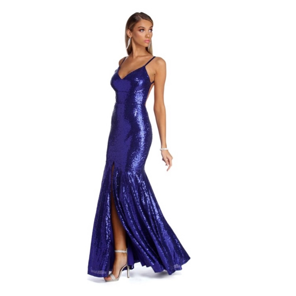 Windsor Sequin Prom/Homecoming Dress 💙